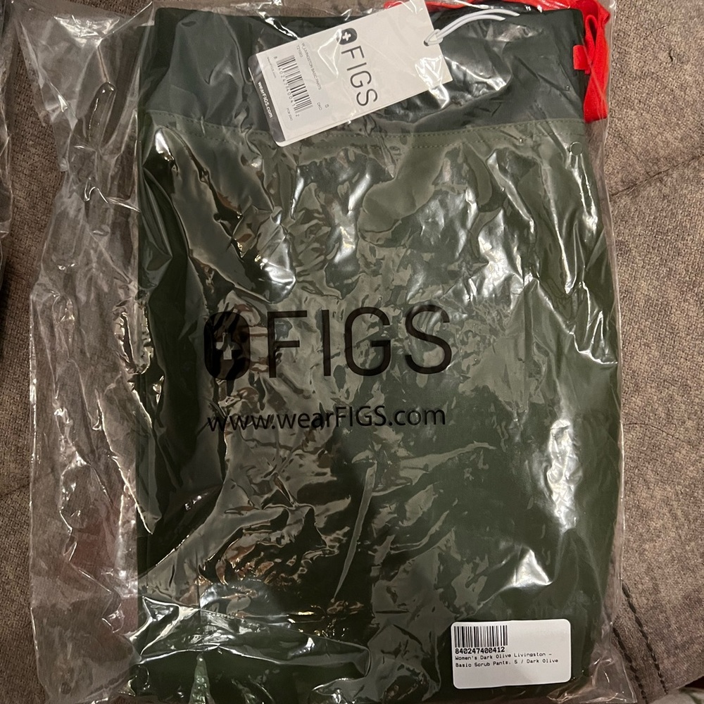 LIMITED EDITION FIGS- olive. Small
